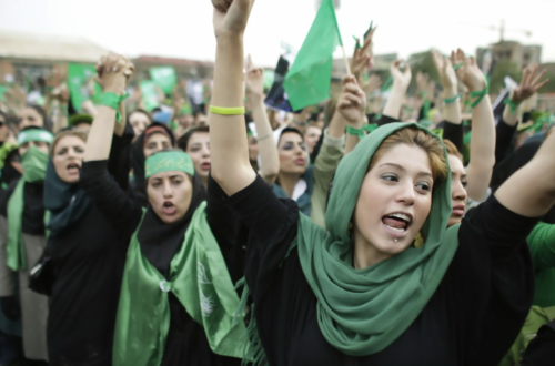 بررسی جنبش های منطقه و تاثیر آن بر تحولات ایران